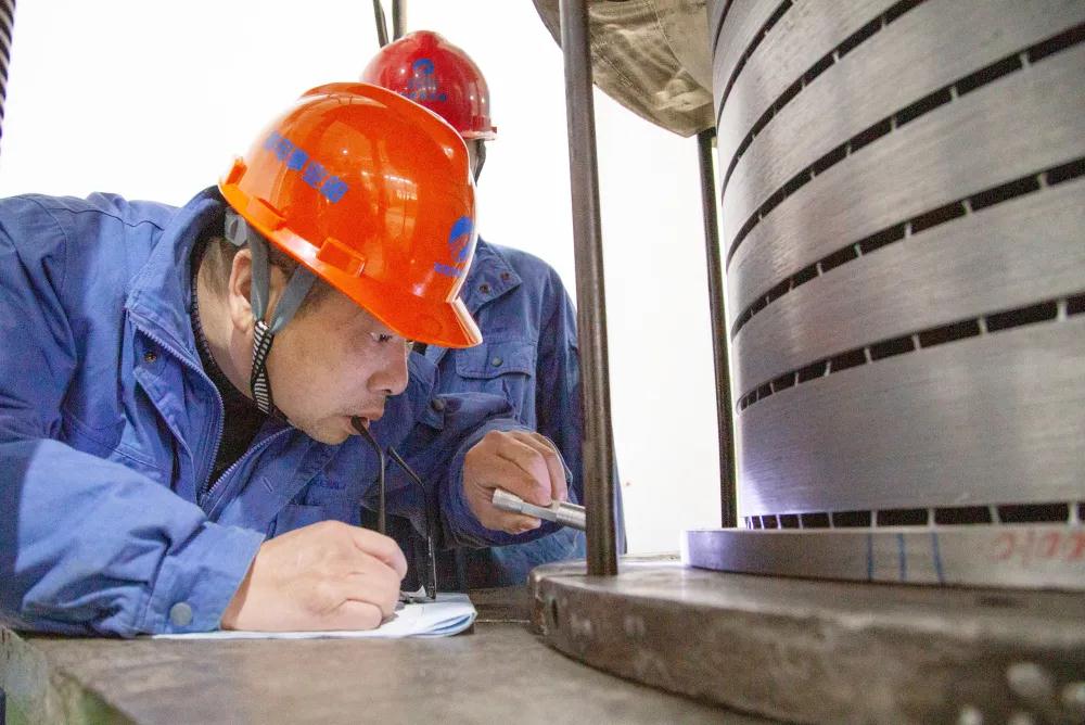 電機事業(yè)部黨委 學(xué)思踐悟 推動黨史學(xué)習(xí)教育見行見效3.jpg 電機事業(yè)部黨委 學(xué)思踐悟 推動黨史學(xué)習(xí)教育見行見效3.jpg